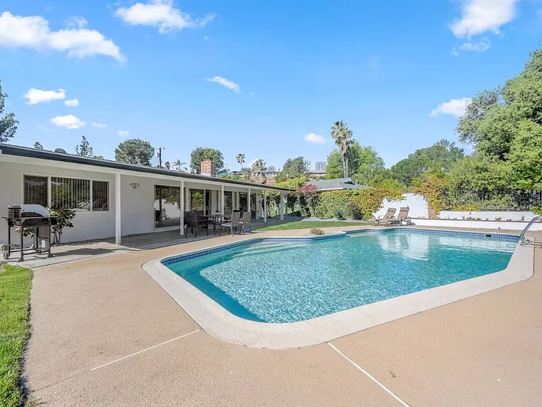 6831 Wexford Pl — Photo 44