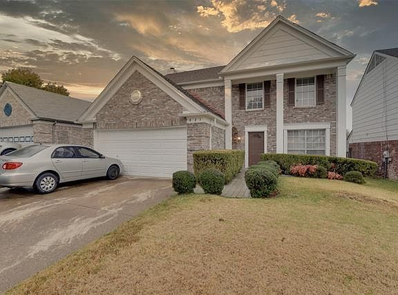 2nd image of 823 Bracken Pl