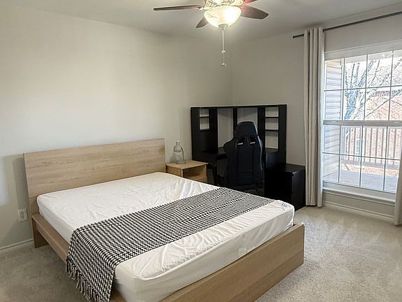 2nd image of 1532 Lincoln Way APT 304