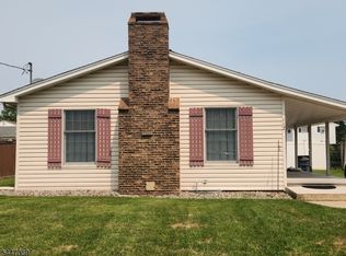 112 Brentwood Rd, Raritan, NJ 08869