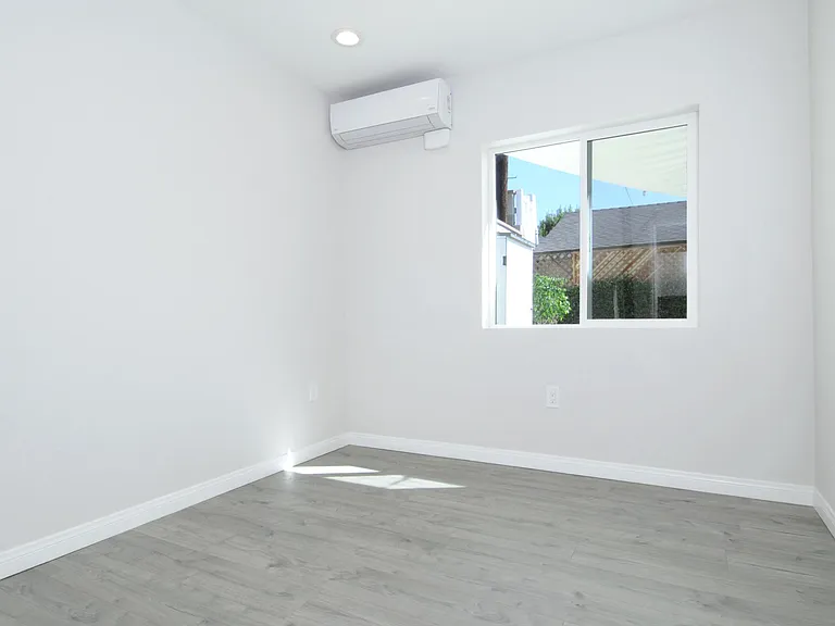 932 Tufts Ave — Photo 9