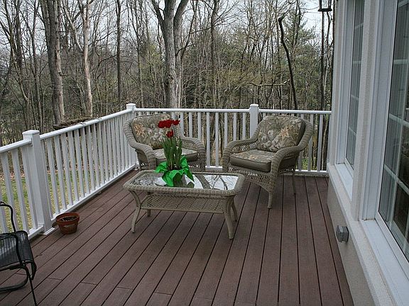 5th image of 174 Steeplechase Dr