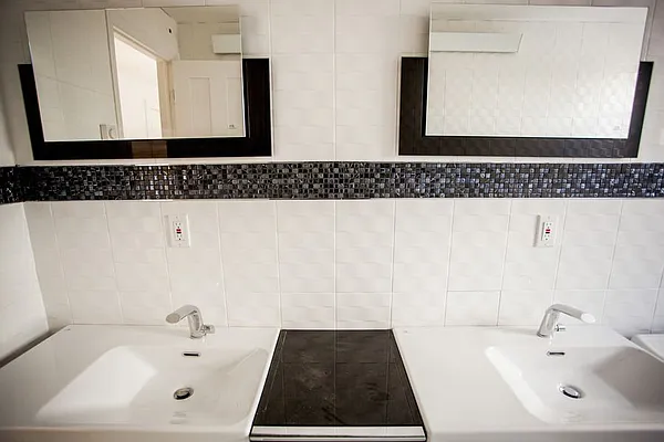 Rented by EXR | media 20