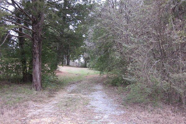 2nd image of 2914 Old Belden Cir