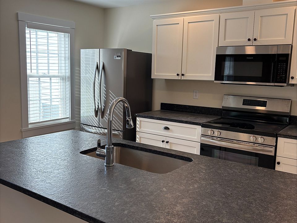 Elegant finishes in this brand new kitchen!