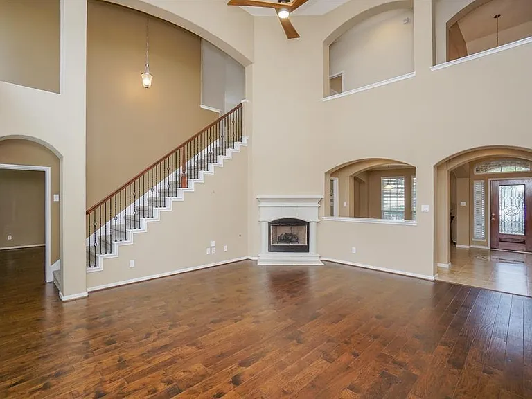 3211 London Ln — Photo 8