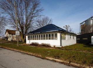 306 E State St, Morocco, IN 47963