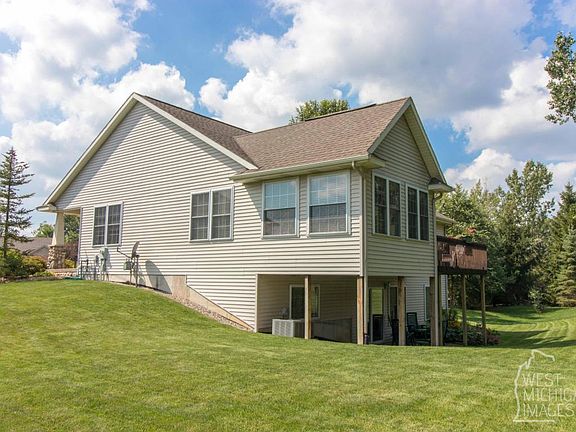 3rd image of 5250 Applewood Dr SW