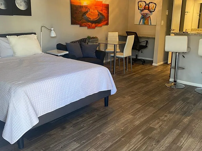 Canyon 35 Apartments — Photo 4