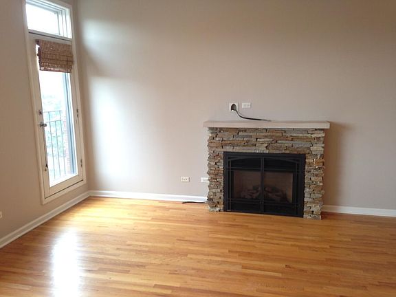 5th image of 2216 W North Ave #P-2