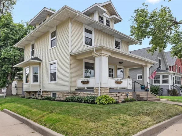 803 4th St SW, Cedar Rapids, IA 52404