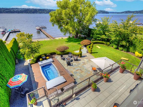4th image of 407 East Lake Sammamish Parkway SE