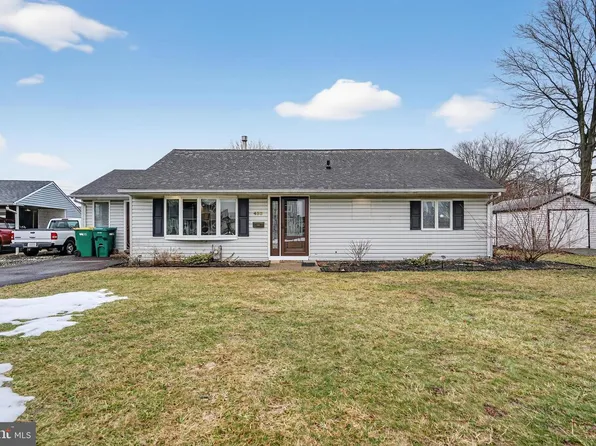 433 Austin Cir, Fairless Hills, PA 19030