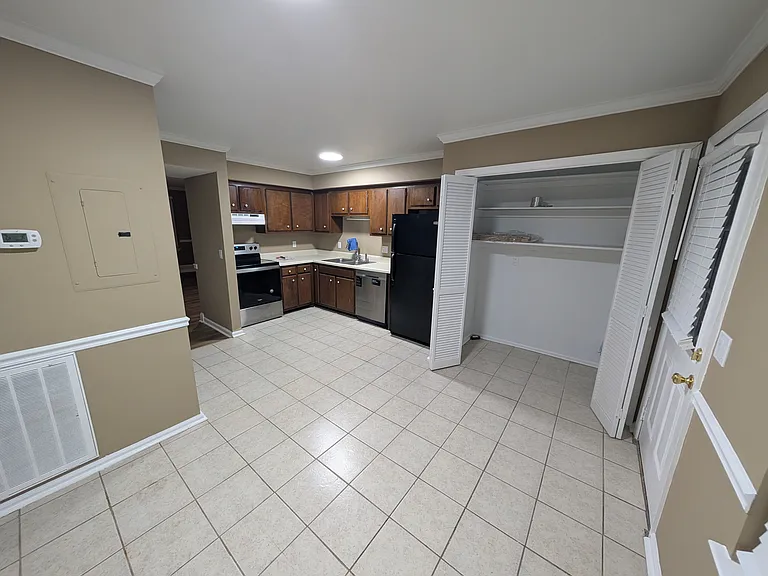 2448 Scott Valley Dr — Photo 18