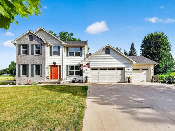 1109 W Milwaukee St, Stoughton, WI 53589