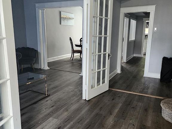 3rd image of 622 Allendale St
