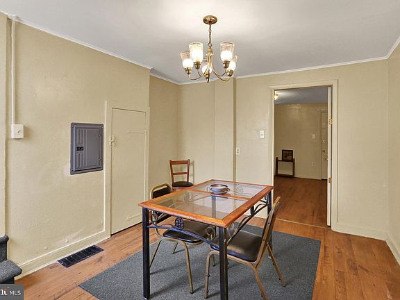 4th image of 1110 Franklin St