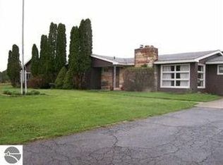 2118 W State Rd, West Branch, MI 48661