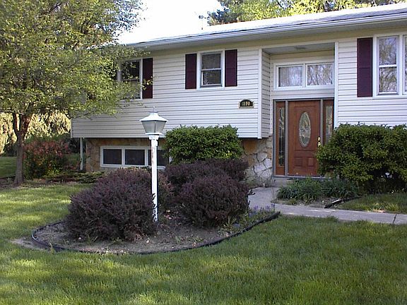 3rd image of 1190 Hillbrook Dr NE
