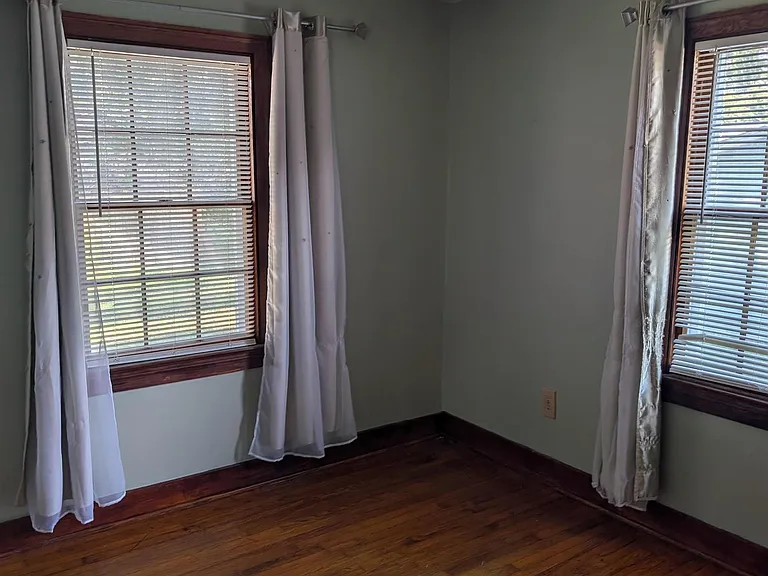 313 Burgin Ave — Photo 21