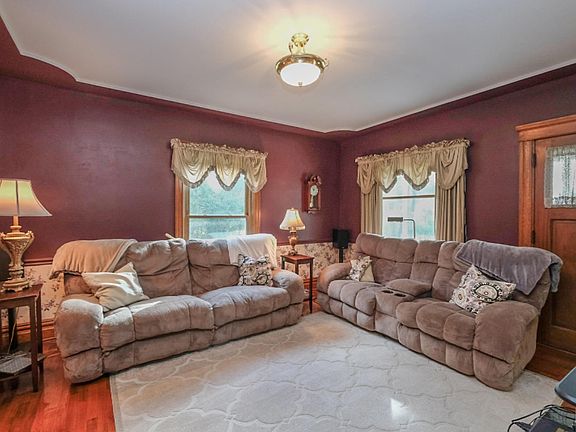 3rd image of 8133 Easthill Dr