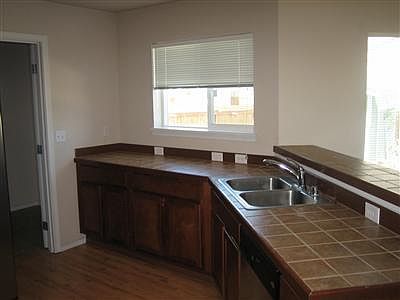 4th image of 18008 Silver Creek Ave E