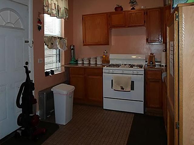 2nd image of 1957 W Lunt Ave APT 1