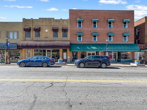 2nd image of 516 N Main St