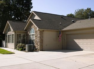 4288 Plantation Ridge Ln, Greensboro, NC 27409