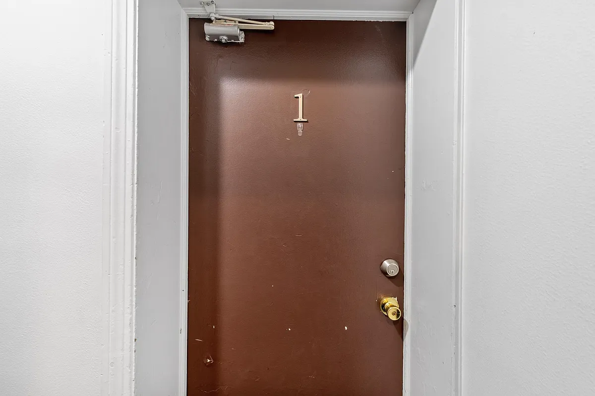 Building Photo - 1335 Mathews Ave #1
