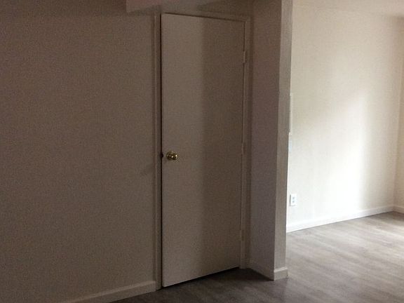 2nd image of 12713 SE Powell Blvd #10203618