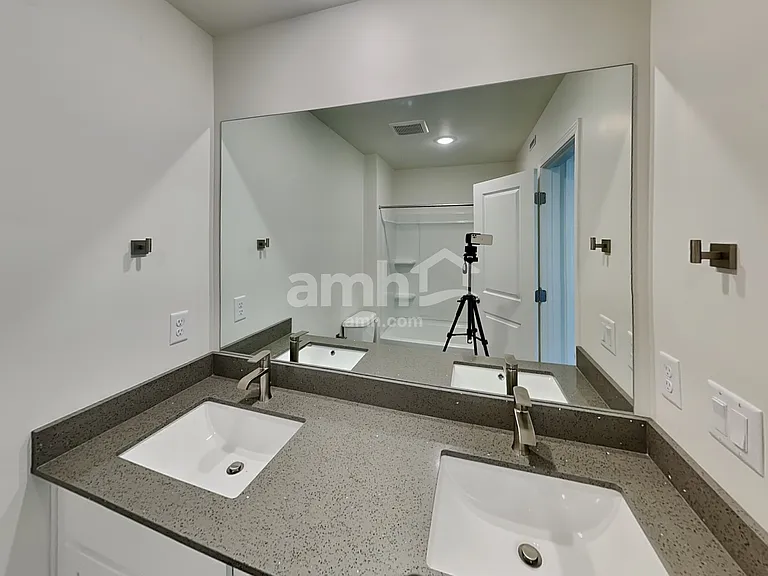 11026 S Trocadero Ave — Photo 14