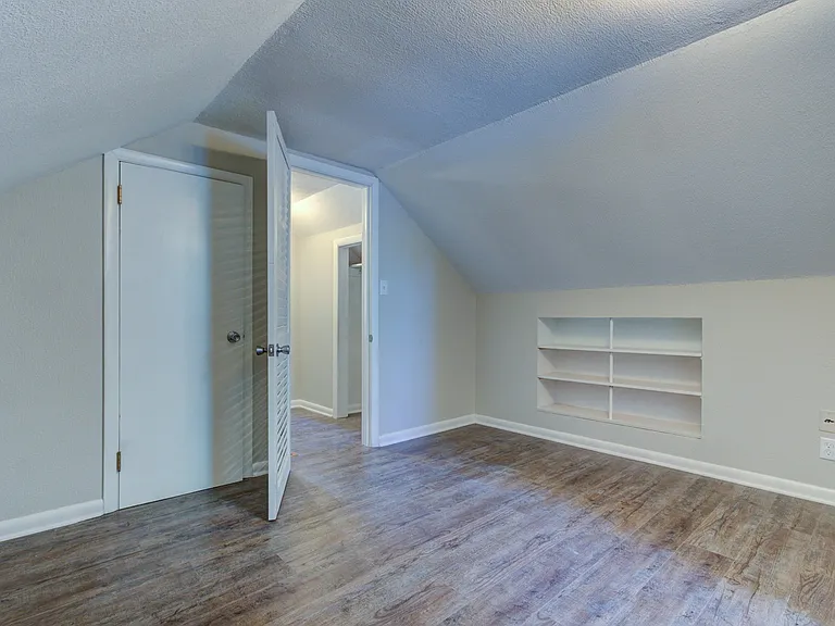 1724 Northgate Rd — Photo 6