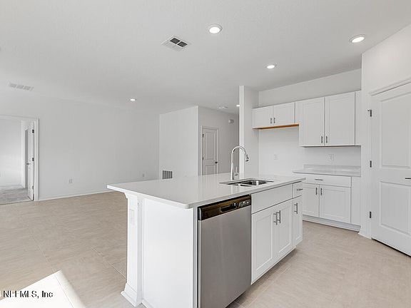 5th image of 8579 LILIAS Circle
