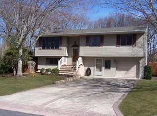67 March Ct, Selden, NY 11784
