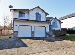 412 SE 10th St, Troutdale, OR 97060