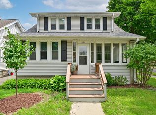 1102 N 70th St, Wauwatosa, WI 53213
