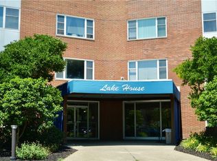 11850 Edgewater Dr APT 310, Lakewood, OH 44107