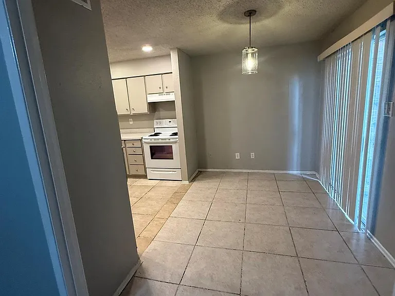5329 Pinewilde Dr — Photo 5