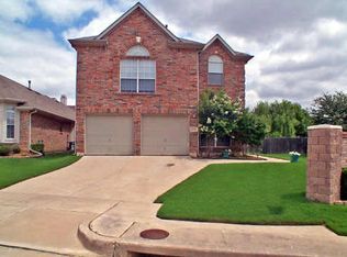 2353 Leafy Glen Ct, Bedford, TX 76022