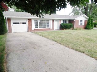 208 S Greentree Dr, Muncie, IN