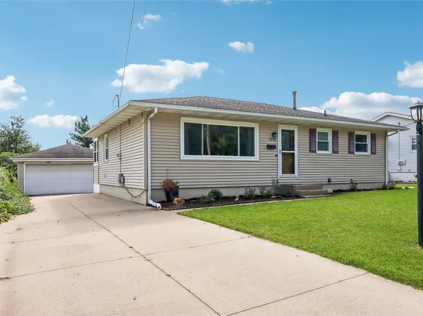 1711 34th St NE, Cedar Rapids, IA 52402