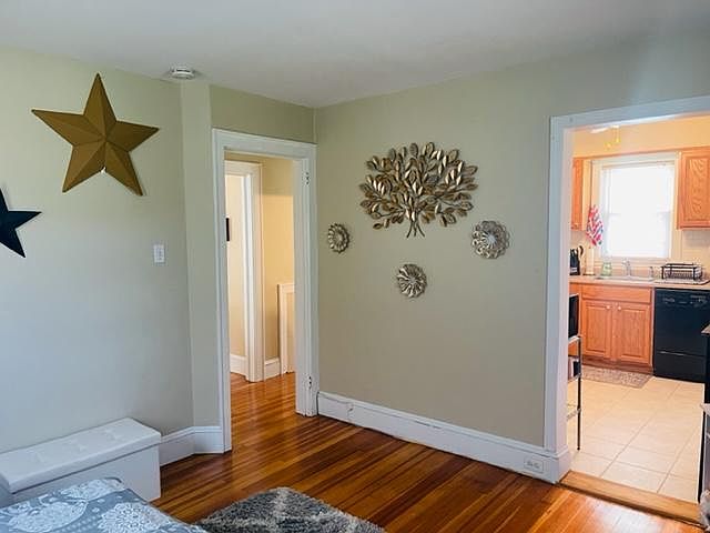1st image of 37 Chestnut St Floor 2