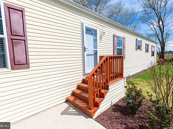 3rd image of 31696 Siham Rd