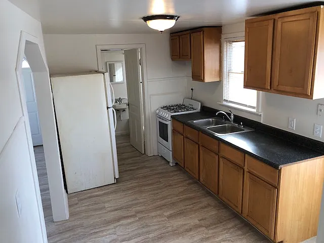 902 S Jackson St — Photo 6