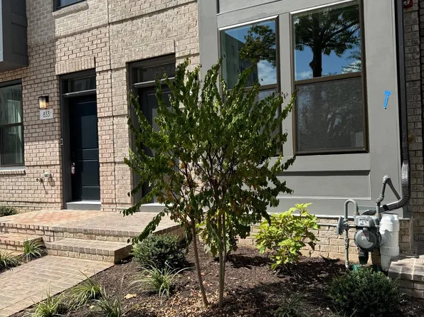 831 King Farm Blvd, Rockville, MD 20850