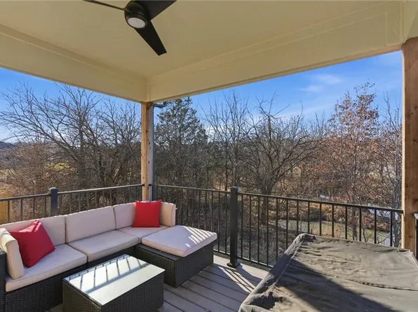 308 E Oak St, Lone Jack, MO 64070