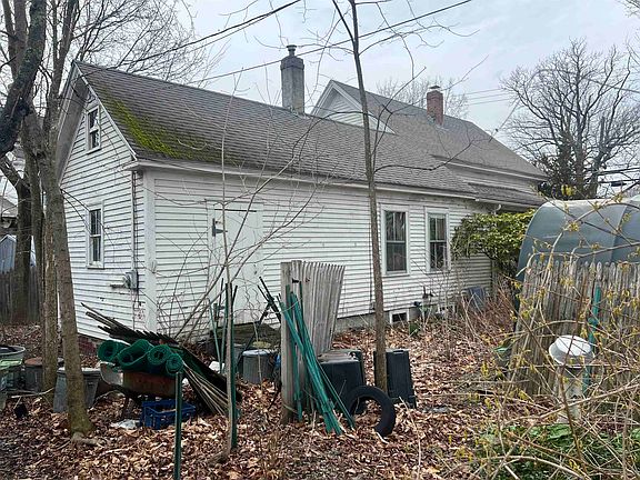 4th image of 180 Front Street