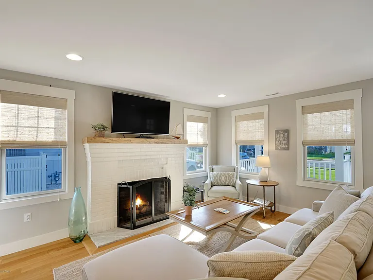 172 Osborne Ave — Photo 7