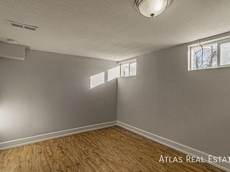 398 S Raleigh St — Photo 24